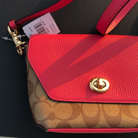 Karlee Crossbody In Signature Canvas - Picture 3 of 6